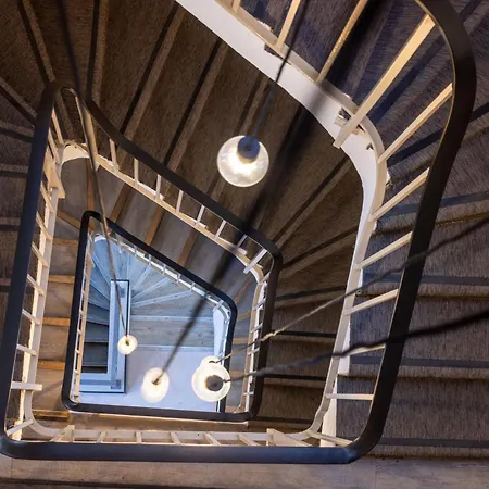 كورنر مونتبارناس