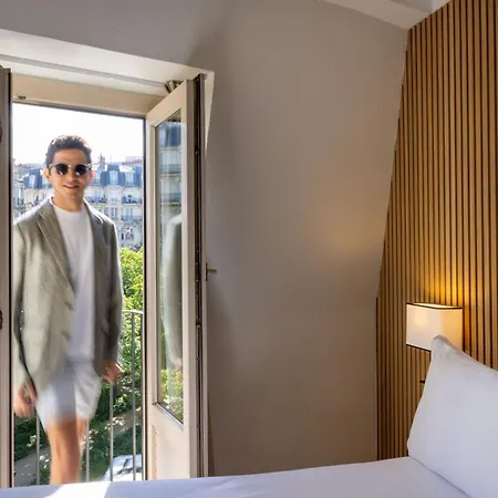 فندق كورنر مونتبارناس 3*