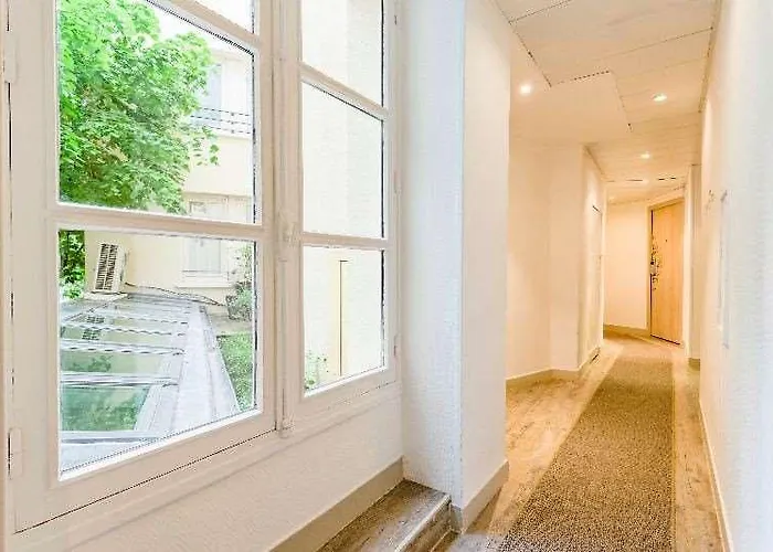 코너 몽파르나스 호텔 3*