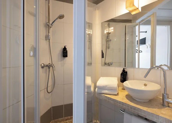 Korner Montparnasse Szálloda 3*