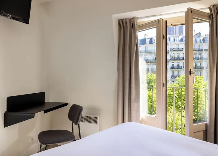 코너 몽파르나스 호텔